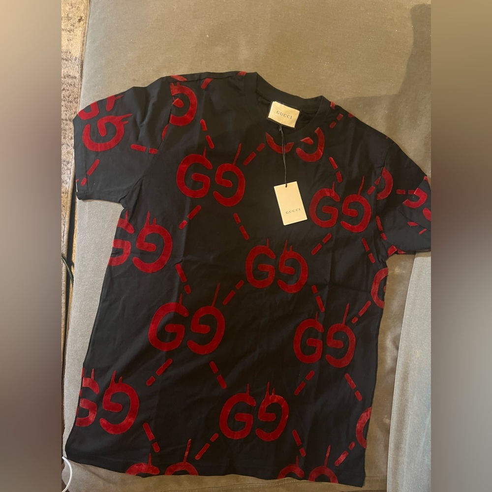 Gucci shirt very nice soft material XL